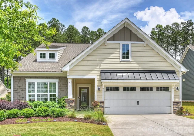 Photo 2 of Single family home for sale at 821 Botticelli Ct, Mount Holly, NC 28120 | MLS# 4385739 | Listing updated on 2026-09-30
