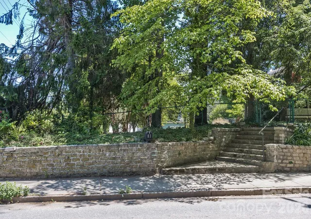 Photo 3 of Land for sale at 87 Hillside St, Asheville, NC 28801 | MLS# 4385747 | Listing updated on 2026-08-17