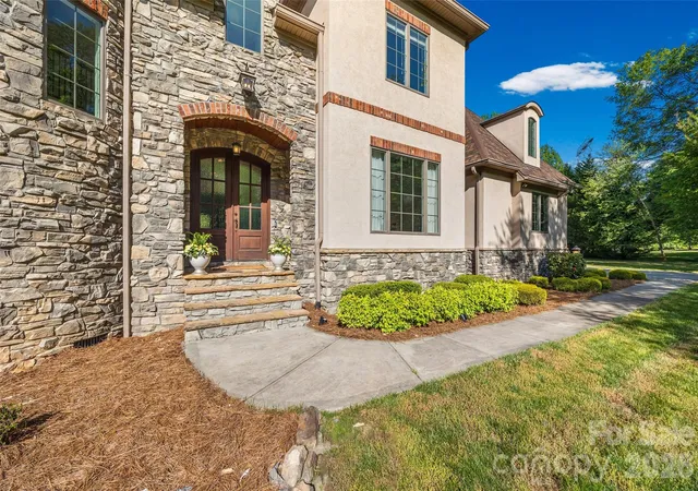 Photo 2 of Mansion for sale at 14925 Henry Harrison Stillwell Dr, Huntersville, NC 28078 | MLS# 4385776 | Listing updated on 2026-08-22