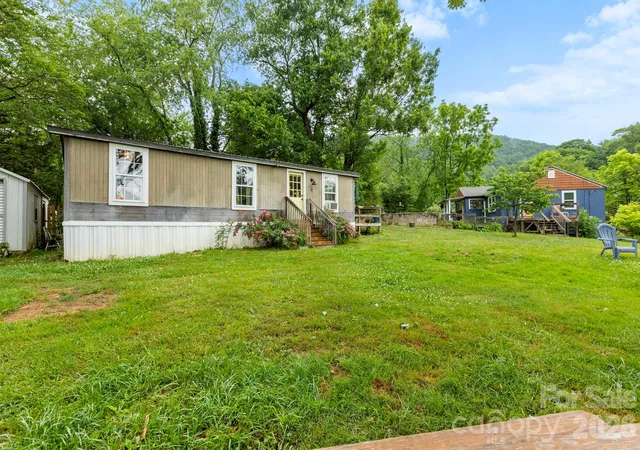 Photo 2 of Multi family home for sale at 4 And 6 Mountain View Rd, Asheville, NC 28806 | MLS# 4385782 | Listing updated on 2026-08-06
