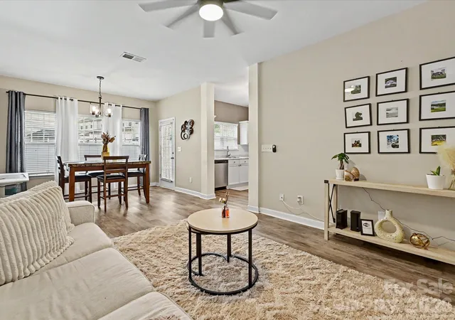 2nd image of 334 Bridal Veil Dr, Charlotte, NC 28217 | MLS# 4385811