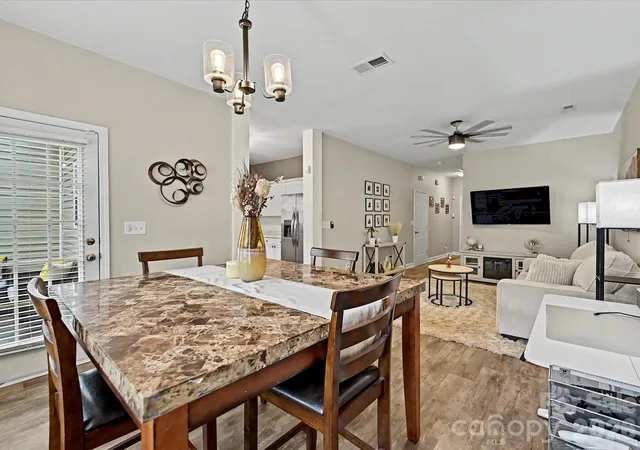 4th image of 334 Bridal Veil Dr, Charlotte, NC 28217 | MLS# 4385811