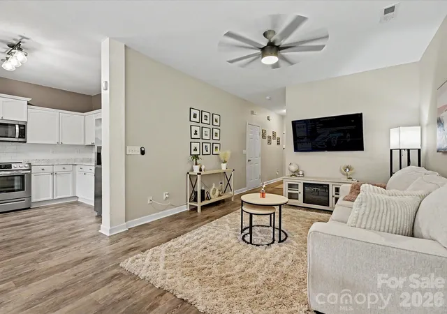 5th image of 334 Bridal Veil Dr, Charlotte, NC 28217 | MLS# 4385811