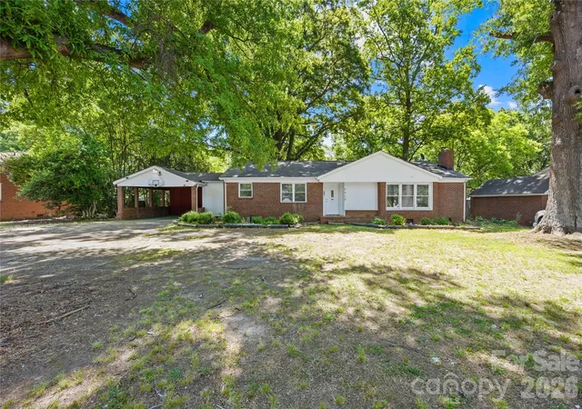 Homes for sale in Charlotte, NC | 4418 N Sharon Amity Rd, Charlotte, NC 28205 | MLS# 4385812