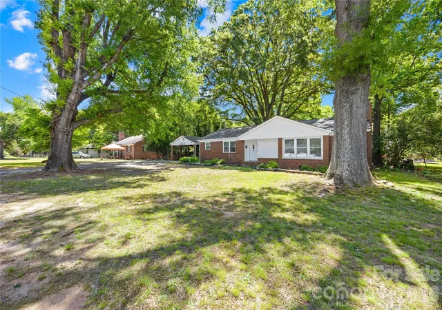 Homes for sale in Charlotte, NC | 4418 N Sharon Amity Rd, Charlotte, NC 28205 | MLS# 4385812