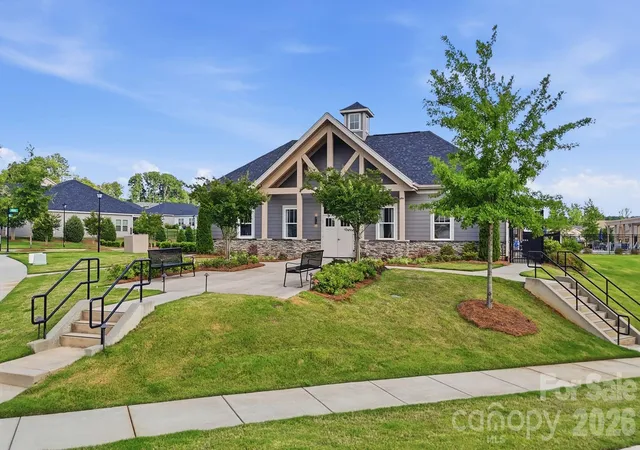 Homes for sale in Charlotte, NC | 5012 Shadbush Rd, Charlotte, NC 28215 | MLS# 4385820