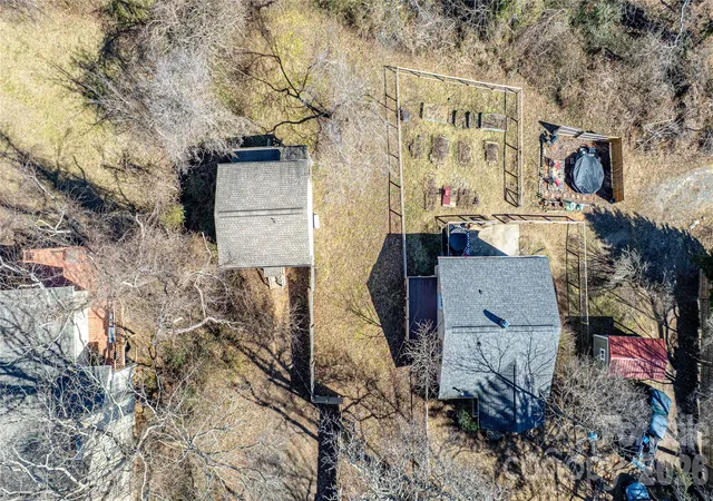 Photo 4 of Single family home for sale at 105 Adams Hl Rd, Asheville, NC 28806 | MLS# 4385823 | Listing updated on 2026-06-26