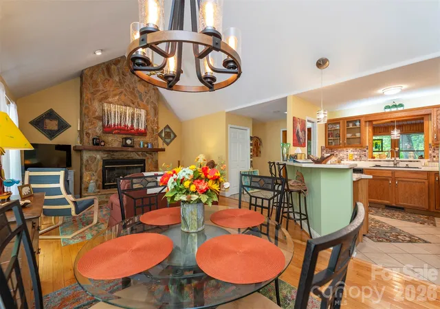 4th image of 132 Rumbling Bald Rd, Lake Lure, NC 28746 | MLS# 4385835