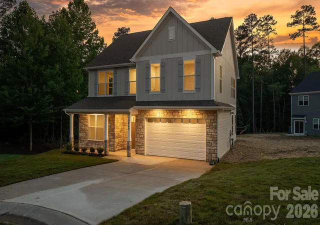2nd image of 3869 12th Street Ct Ne, Hickory, NC 28601 | MLS# 4385840
