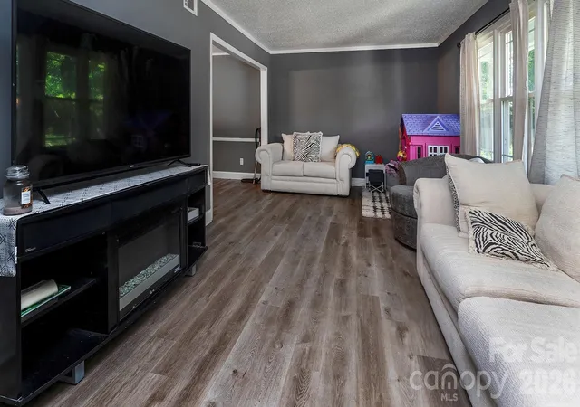 4th image of 4900 Carriage Dr Cir, Charlotte, NC 28205 | MLS# 4385850