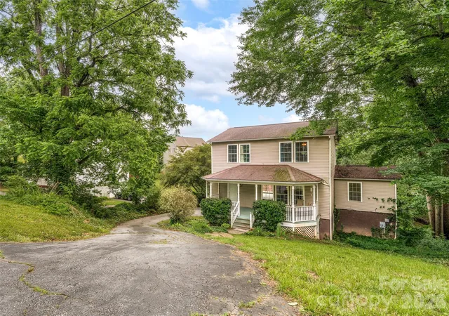 3rd image of 17 Captains Dr, Candler, NC 28715 | MLS# 4385874