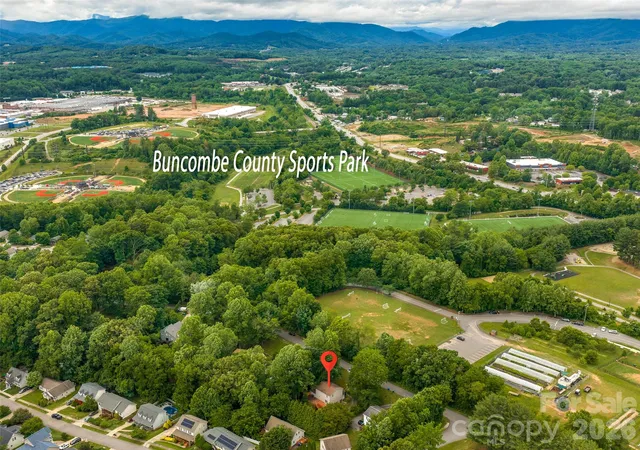 5th image of 17 Captains Dr, Candler, NC 28715 | MLS# 4385874