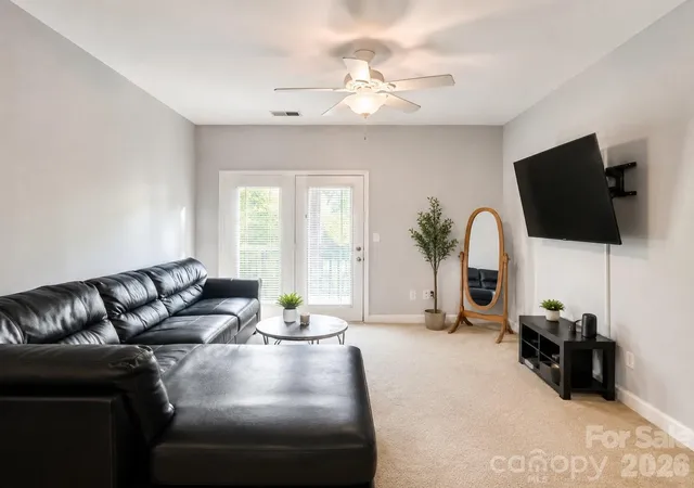 4th image of 9813 Hyde Glen Ct, Charlotte, NC 28262 | MLS# 4385875