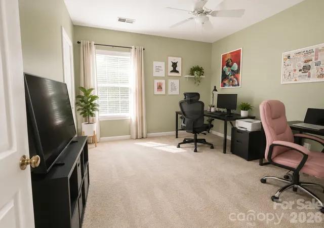 5th image of 9813 Hyde Glen Ct, Charlotte, NC 28262 | MLS# 4385875