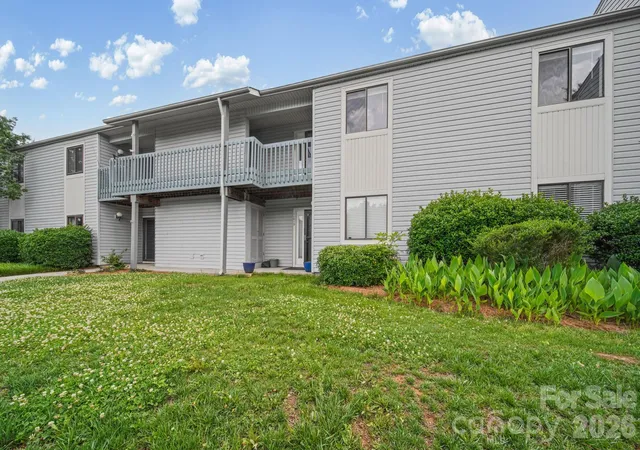 Homes for sale in Charlotte, NC | 11023 Harrowfield Road, Charlotte, NC 28226 | Houzeo