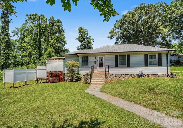 Homes for sale in Cherryville, NC | 101 Charles St, Cherryville, NC 28021 | MLS# 4385889