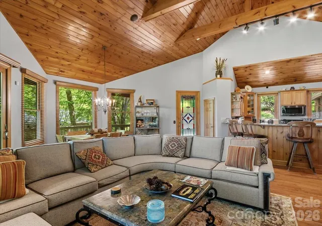 Photo 5 of Single family home for sale at 15 Ivy Point Ln, Burnsville, NC 28714 | MLS# 4385894 | Listing updated on 2026-09-01