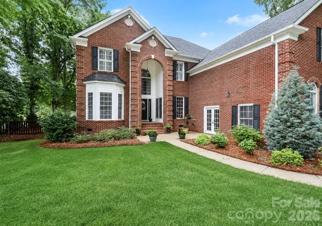 Photo 3 of Single family home for sale at 109 Longboat Rd, Mooresville, NC 28117 | MLS# 4385933 | Listing updated on 2026-10-06