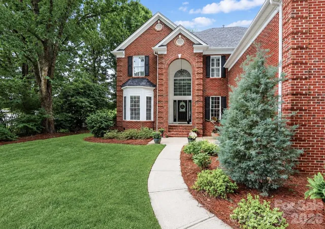Photo 3 of Single family home for sale at 109 Longboat Rd, Mooresville, NC 28117 | MLS# 4385933 | Listing updated on 2026-10-06