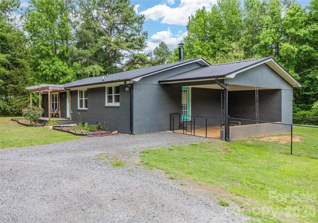 Photo 2 of Single family home for sale at 2276 Cid Rd, Lexington, NC 27292 | MLS# 4385937 | Listing updated on 2026-06-03