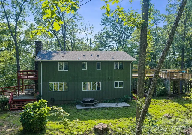 Photo 5 of Single family home for sale at 820 Wild Rose Ln, Burnsville, NC 28714 | MLS# 4386114 | Listing updated on 2026-09-03