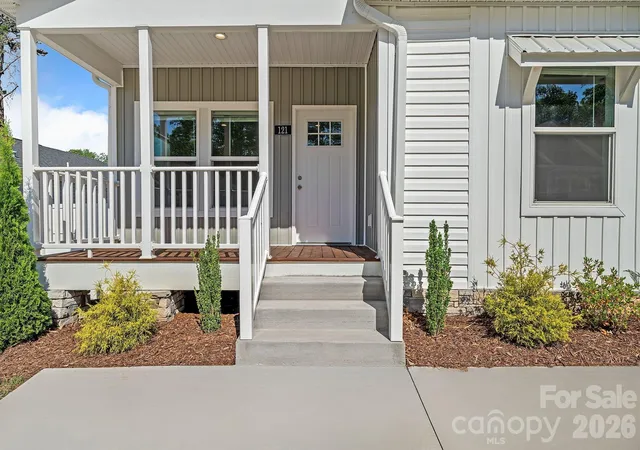 Photo 1 of Single family home for sale at 121 Bellamy Rd, Asheville, NC 28806 | MLS# 4386145 | Listing updated on 2026-09-22