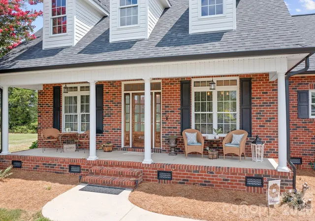 Photo 3 of Single family home for sale at 4380 Woodsbury Ln, Lincolnton, NC 28092 | MLS# 4386185 | Listing updated on 2026-09-25