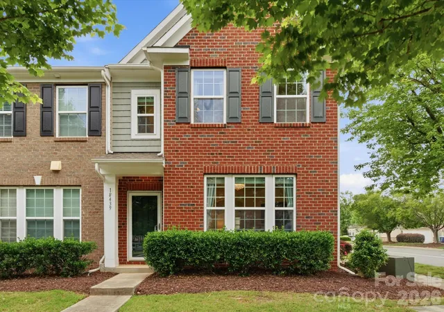 Photo 3 of Townhouse for sale at 18439 The Cmns Blvd, Cornelius, NC 28031 | MLS# 4386213 | Listing updated on 2026-08-21