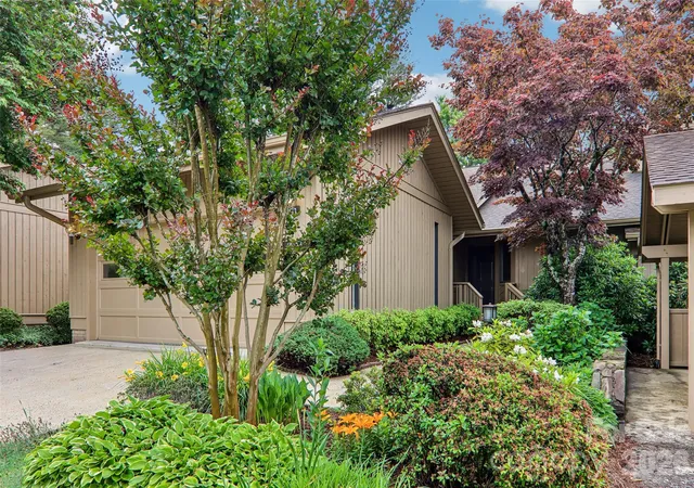 1st image of 405 Wild Oak Ln, Hendersonville, NC 28791 | MLS# 4386247