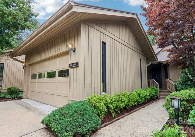 2nd image of 405 Wild Oak Ln, Hendersonville, NC 28791 | MLS# 4386247