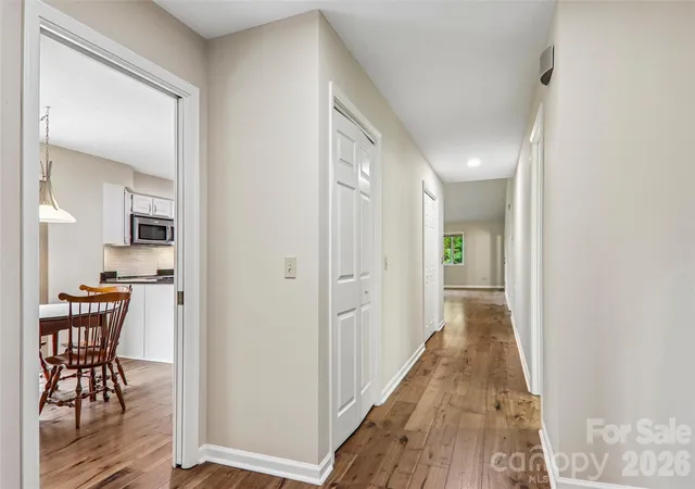 5th image of 405 Wild Oak Ln, Hendersonville, NC 28791 | MLS# 4386247