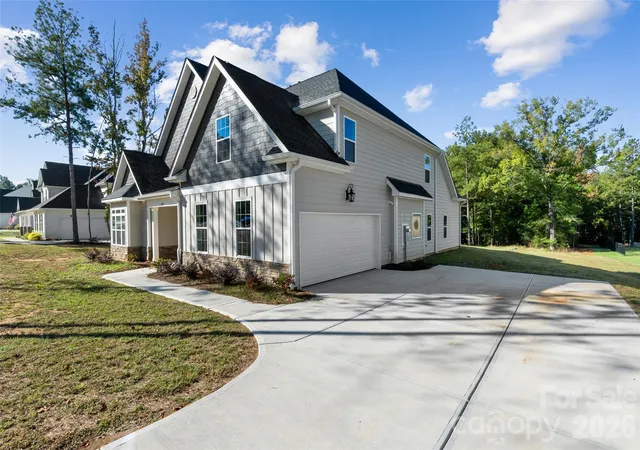 Photo 2 of Single family home for sale at 227 Heartland Dr, Rock Hill, SC 29732 | MLS# 4386282 | Listing updated on 2026-10-08