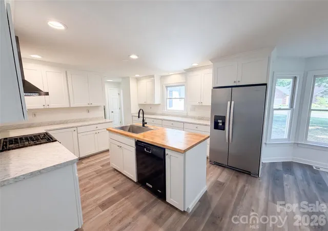 Photo 2 of Sale Pending at 103 Hampshire Ct, Salisbury, NC 28144 | MLS# 4386287 | Listing updated on 2026-08-28