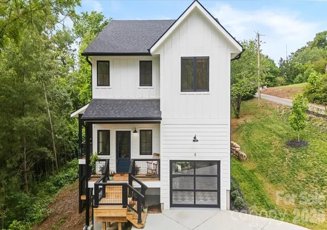 1st image of 8 Wildwood Park Knl, Weaverville, NC 28787 | MLS# 4386318