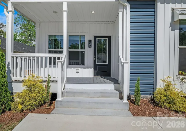 Photo 2 of Single family home for sale at 125 Bellamy Rd, Asheville, NC 28806 | MLS# 4386319 | Listing updated on 2026-09-27