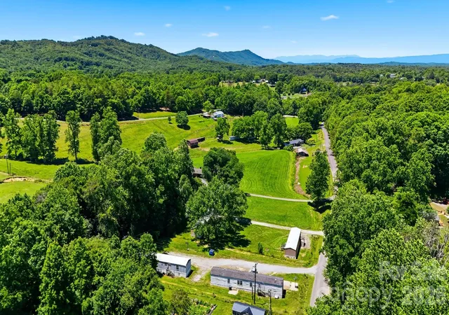 3rd image of 5929 Mourglea Ave, Connelly Springs, NC 28612 | MLS# 4386327