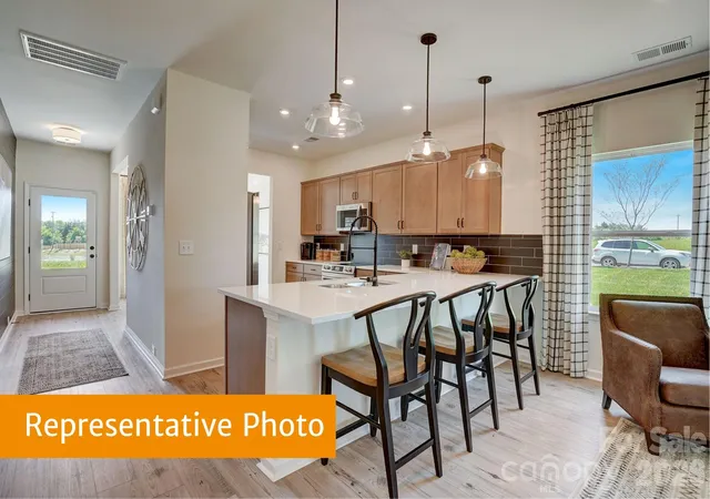 5th image of 4231 Ruth Creek Ct, Charlotte, NC 28216 | MLS# 4386354