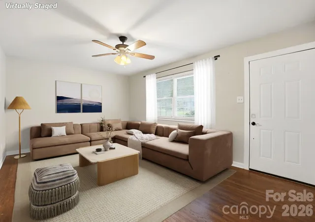 2nd image of 6308 Covecreek Dr, Charlotte, NC 28215 | MLS# 4386365