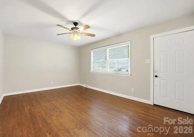 3rd image of 6308 Covecreek Dr, Charlotte, NC 28215 | MLS# 4386365