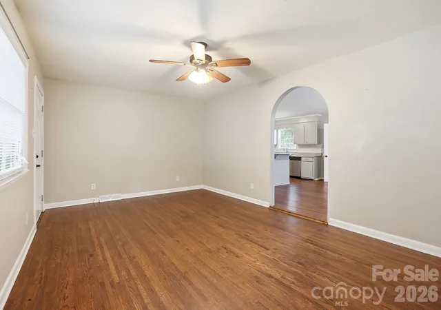 5th image of 6308 Covecreek Dr, Charlotte, NC 28215 | MLS# 4386365