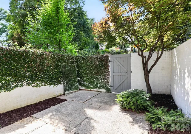 3rd image of 432 E Park Ave #C, Charlotte, NC 28203 | MLS# 4386368