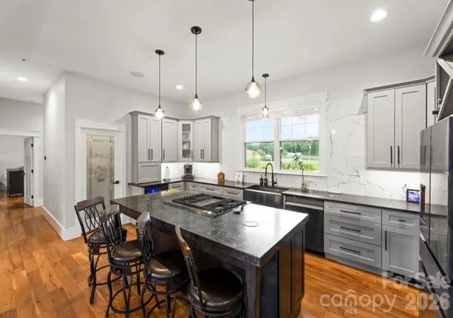 3rd image of 5200 Shoreview Dr, Concord, NC 28025 | MLS# 4386372