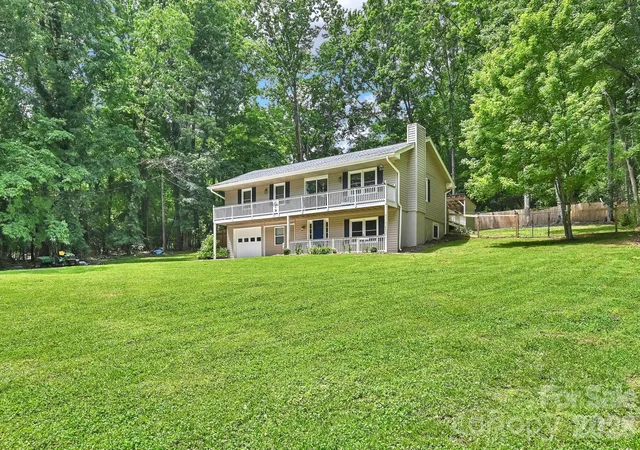 3rd image of 11 Greenwood Acres Dr, Mills River, NC 28759 | MLS# 4386394