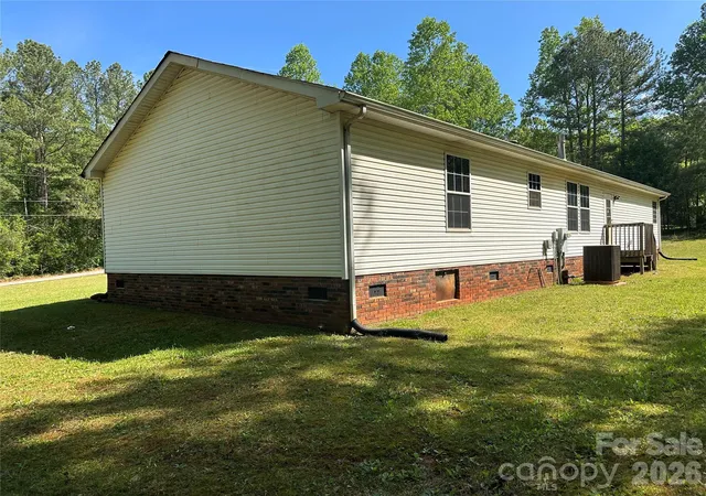 Homes for sale in Newton, NC | 2410 Annwood Ct, Newton, NC 28658 | MLS# 4386397