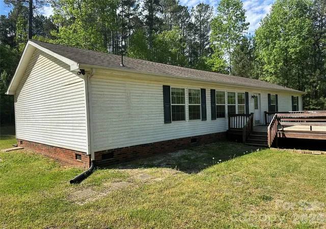 Homes for sale in Newton, NC | 2410 Annwood Ct, Newton, NC 28658 | MLS# 4386397