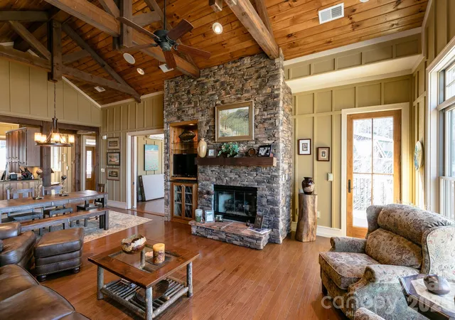 5th image of 47 Creekside Wy, Burnsville, NC 28714