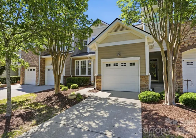 Photo 1 of Townhouse for sale at 2084 Calloway Pines Dr, Fort Mill, SC 29708 | MLS# 4386459 | Listing updated on 2026-09-19