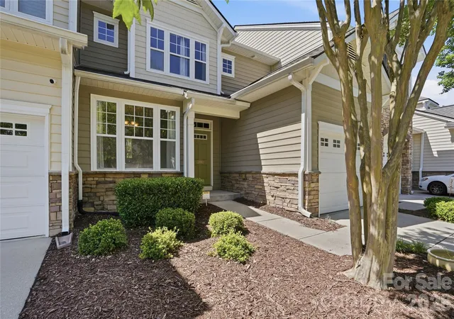 Photo 2 of Townhouse for sale at 2084 Calloway Pines Dr, Fort Mill, SC 29708 | MLS# 4386459 | Listing updated on 2026-09-19