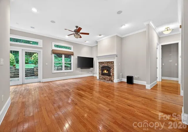 Photo 3 of Single family home for sale at 94 Oak Holw Dr, Asheville, NC 28805 | MLS# 4386463 | Listing updated on 2026-09-25
