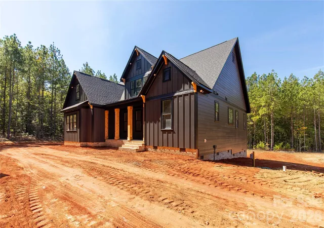 Photo 2 of Single family home for sale at 1515 Baileys Run, Gastonia, NC 28056 | MLS# 4386466 | Listing updated on 2026-10-07